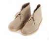 Chaussures Clarks originals Desert Boots en daim beige pour homme.
